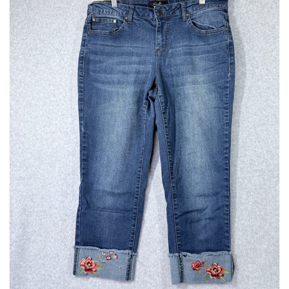 Earl Jean Womens Sz 10 (Fits 32x 22) Embroidered Cuff Capri Jeans Med Blue Wash